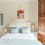 Charming 3Bd Flat - 5 Minutes To Victoria Park