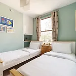 Charming 3Bd Flat - 5 Minutes To Victoria Park