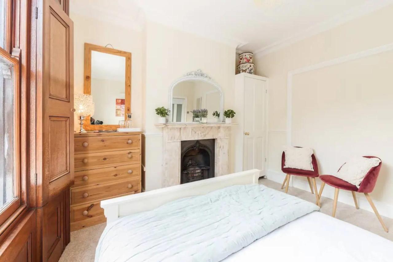 Charming 3bd Flat - 5 Minutes To Victoria Park * London
