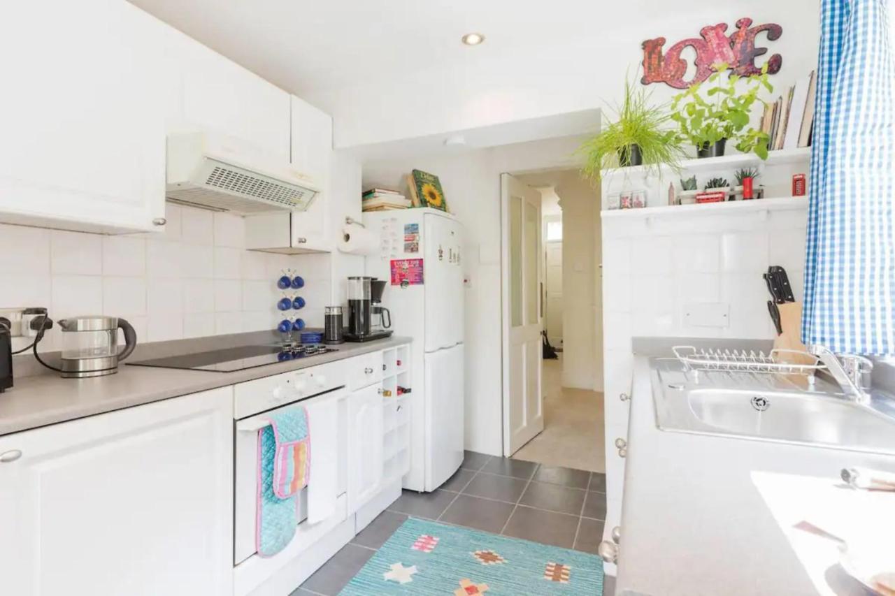 Charming 3bd Flat - 5 Minutes To Victoria Park Apartment London