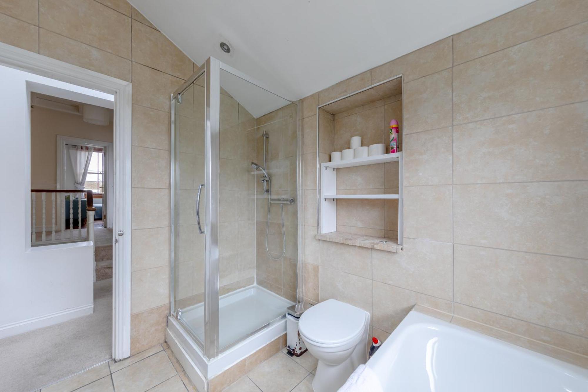 Apartment Charming 3bd Flat - 5 Minutes To Victoria Park London