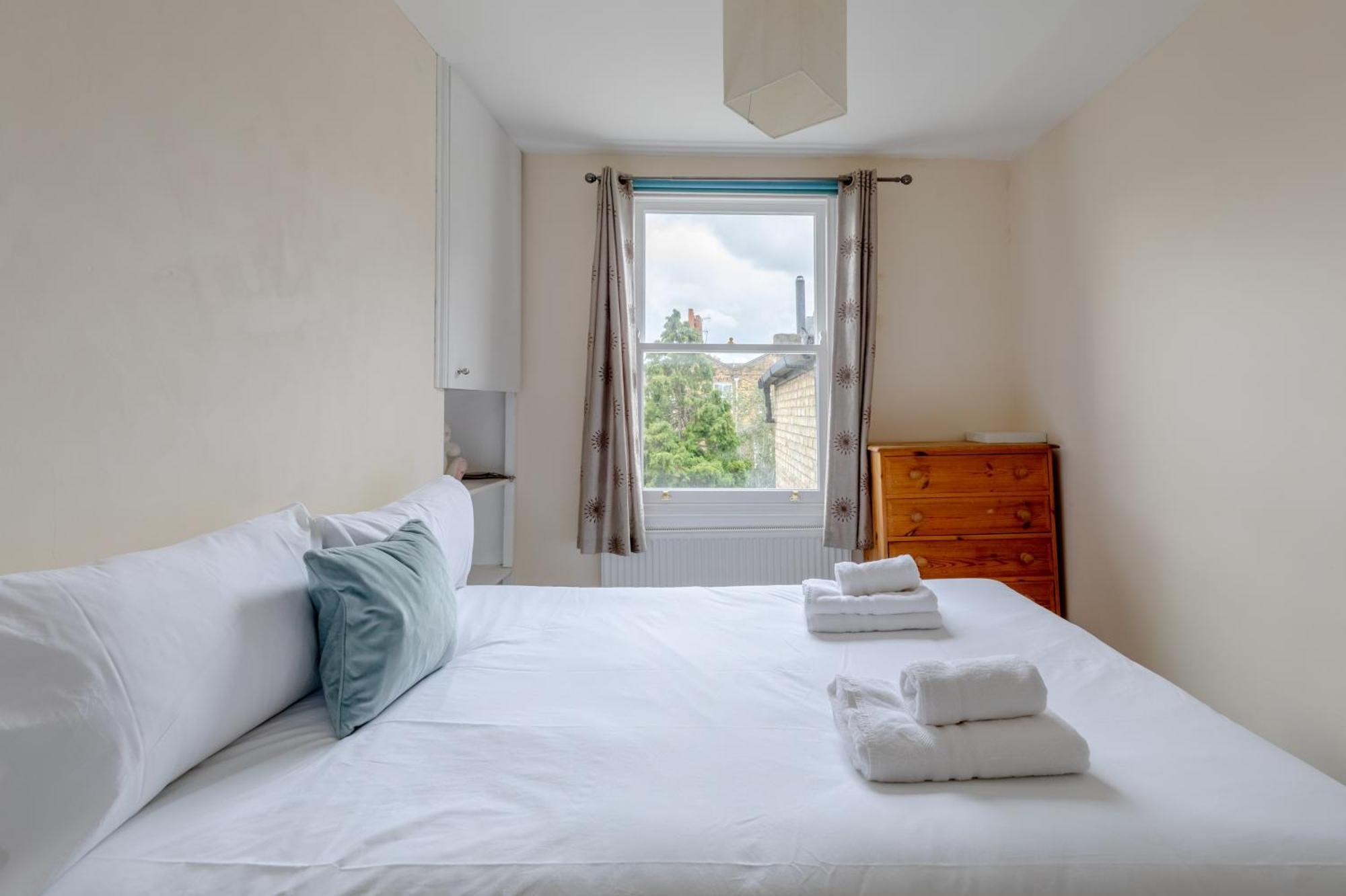 Charming 3bd Flat - 5 Minutes To Victoria Park London